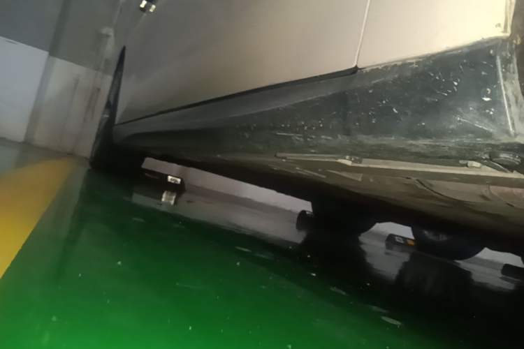 Used Nio ET5T 2024 75kWh Touring Right Side Sill