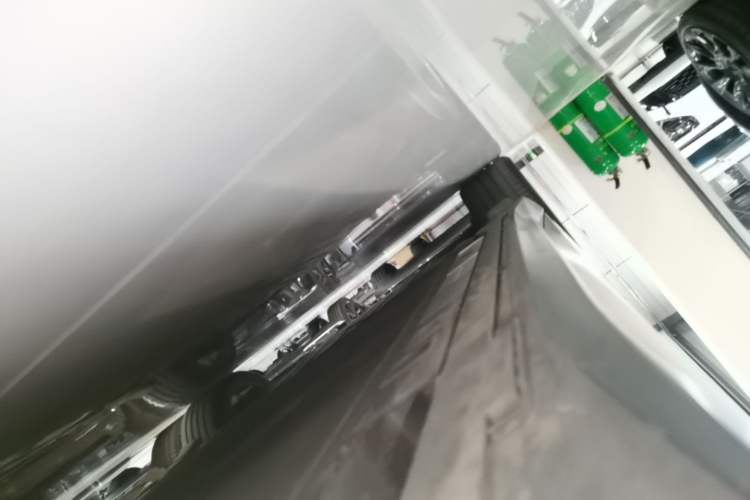 Used Nio ET5T 2024 75kWh Touring Right Side Sill