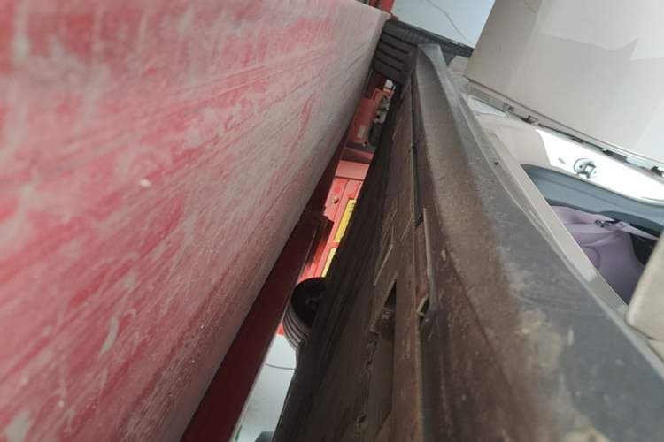 Used Nio ET5T 2024 75kWh Touring Right Side Sill