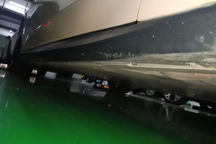 Used Nio ET5T 2024 75kWh Touring Right Side Sill