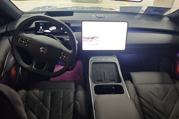 Used Nio ET5T 2024 75kWh Touring Center Console