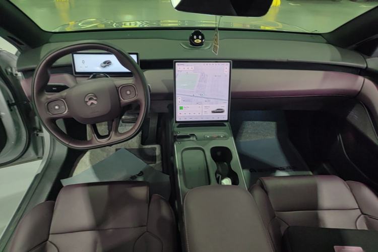 Used Nio ET5T 2024 75kWh Touring Center Console