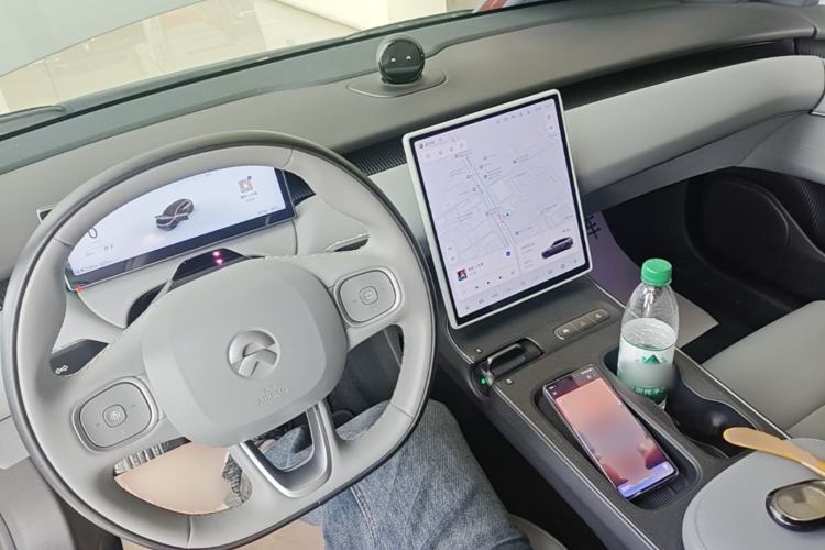 Used Nio ET5T 2024 75kWh Touring Center Console