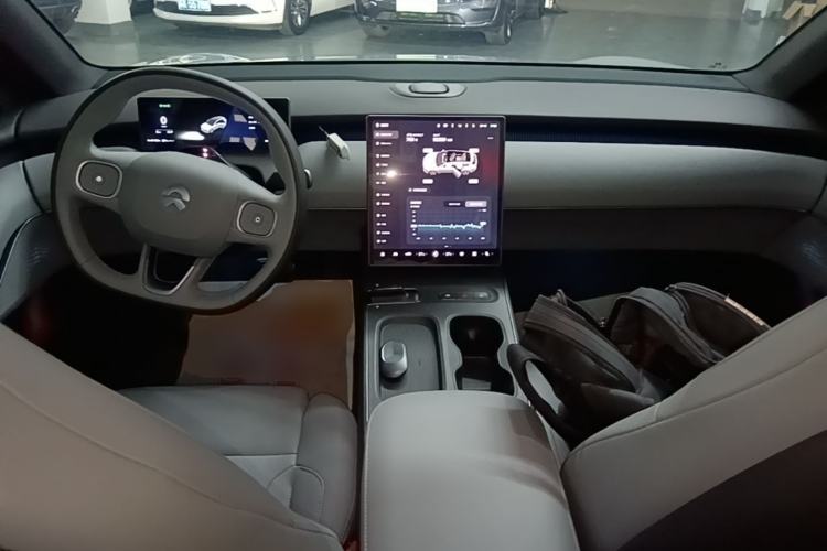 Used Nio ET5T 2024 75kWh Touring Center Console