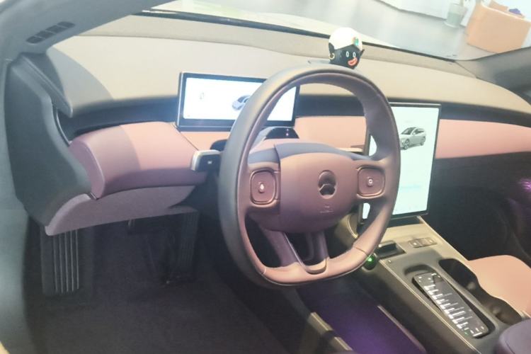 Used Nio ET5T 2024 75kWh Touring Center Console