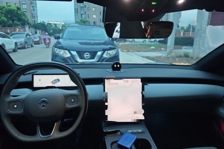 Used Nio ET5T 2024 75kWh Touring Center Console