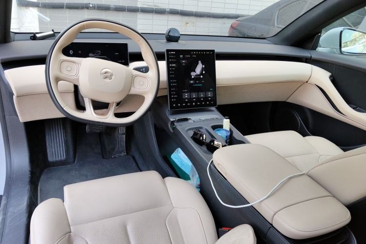 Used Nio ET5T 2024 75kWh Touring Center Console