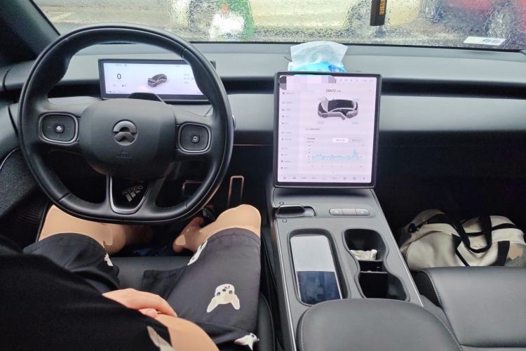 Used Nio ET5T 2024 75kWh Touring Center Console