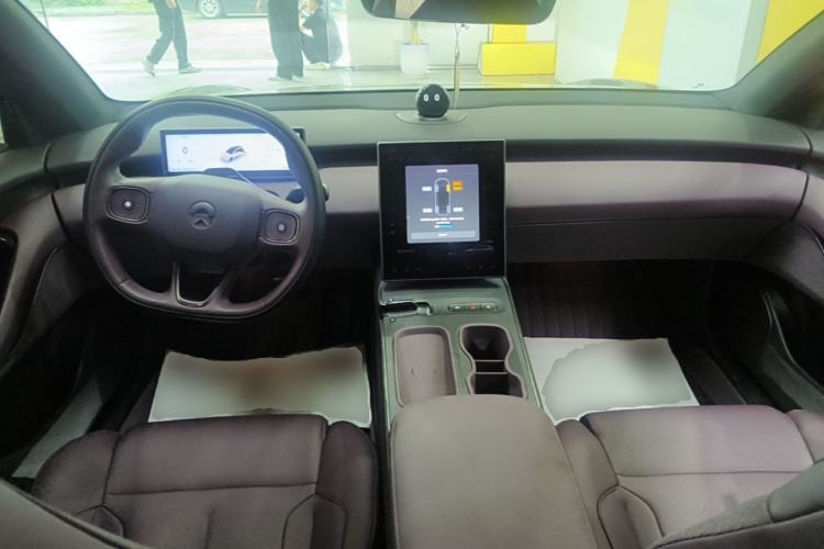 Used Nio ET5T 2024 75kWh Touring Center Console