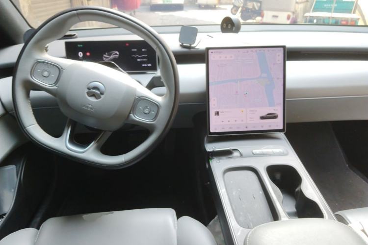 Used Nio ET5T 2024 75kWh Touring Center Console