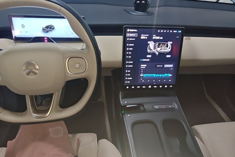 Used Nio ET5T 2024 75kWh Touring Center Console