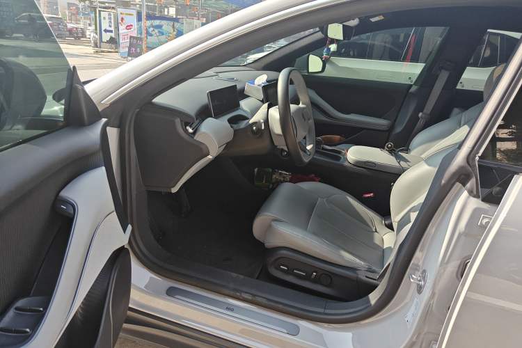 Used Nio ET5T 2024 75kWh Touring Driver Seat