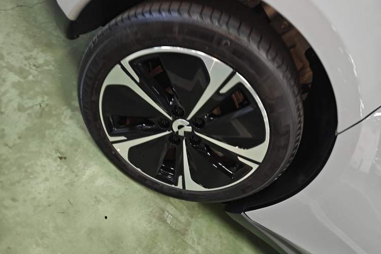 Used Nio ET5T 2024 75kWh Touring Exterior 8