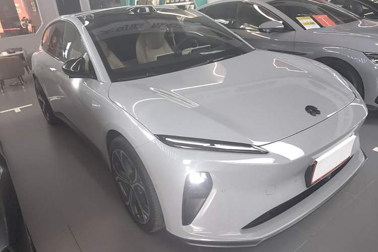 Used Nio ET5T 2024 75kWh Touring Front Right 45 Deg