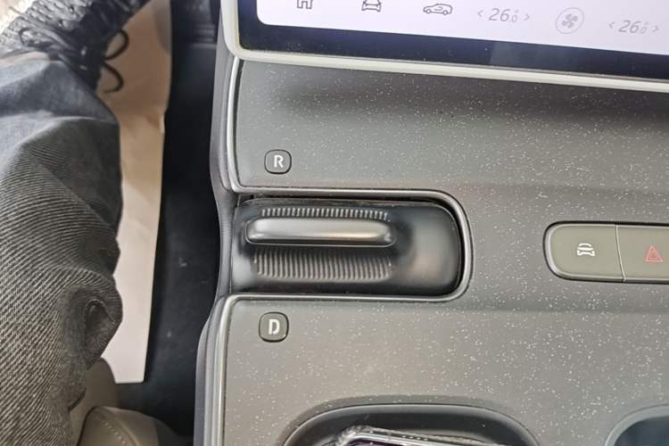 Used Nio ET5T 2024 75kWh Touring Gear Lever