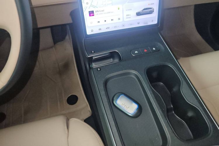 Used Nio ET5T 2024 75kWh Touring Gear Lever