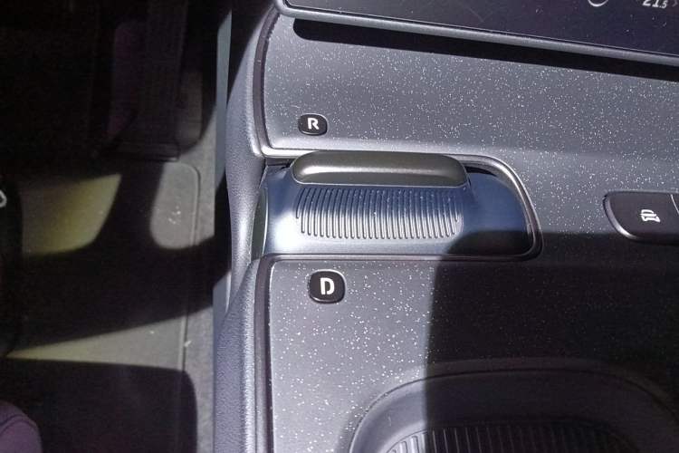 Used Nio ET5T 2024 75kWh Touring Gear Lever