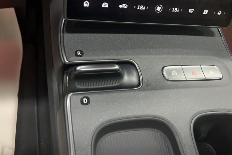 Used Nio ET5T 2024 75kWh Touring Gear Lever