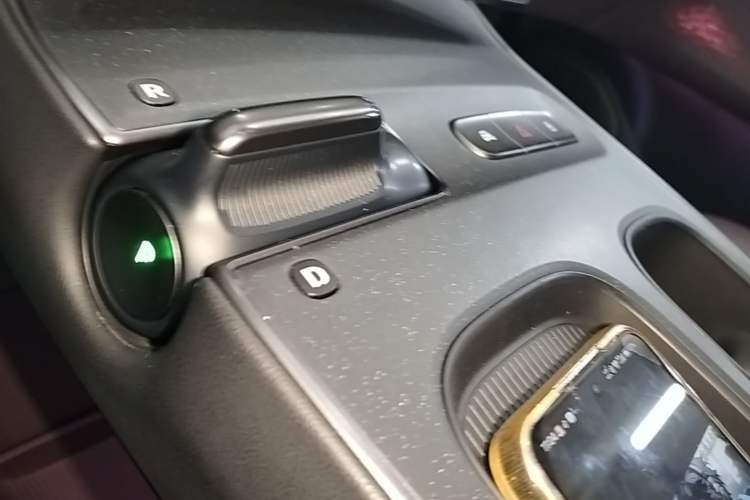 Used Nio ET5T 2024 75kWh Touring Gear Lever