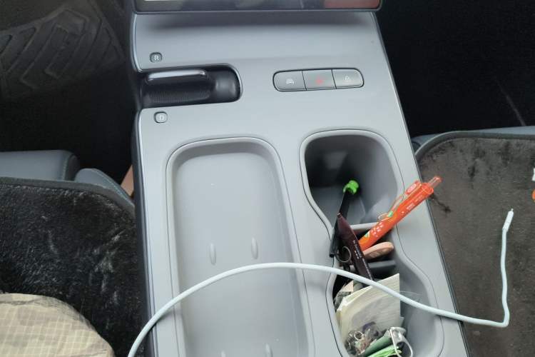 Used Nio ET5T 2024 75kWh Touring Gear Lever