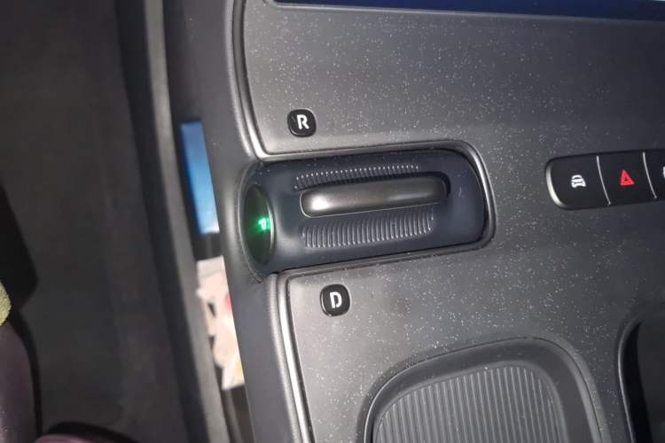 Used Nio ET5T 2024 75kWh Touring Gear Lever