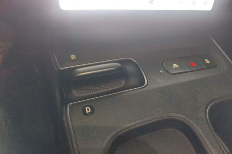 Used Nio ET5T 2024 75kWh Touring Gear Lever