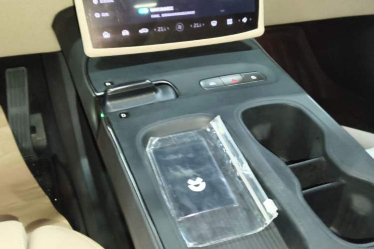 Used Nio ET5T 2024 75kWh Touring Gear Lever