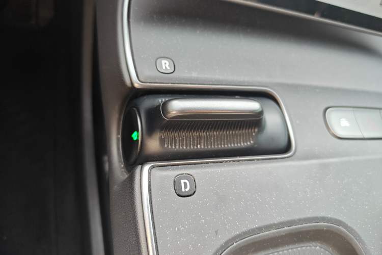 Used Nio ET5T 2024 75kWh Touring Gear Lever