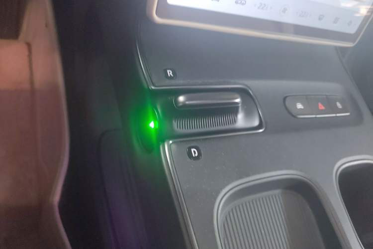 Used Nio ET5T 2024 75kWh Touring Gear Lever