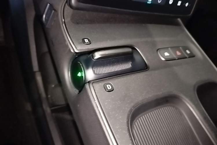 Used Nio ET5T 2024 75kWh Touring Gear Lever