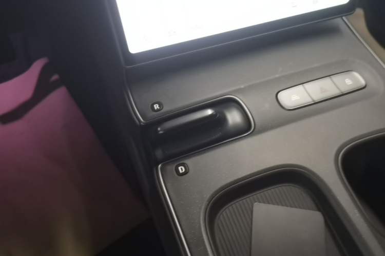 Used Nio ET5T 2024 75kWh Touring Gear Lever