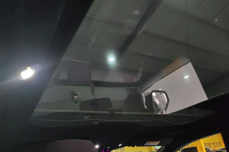 Used Nio ET5T 2024 75kWh Touring Headliner