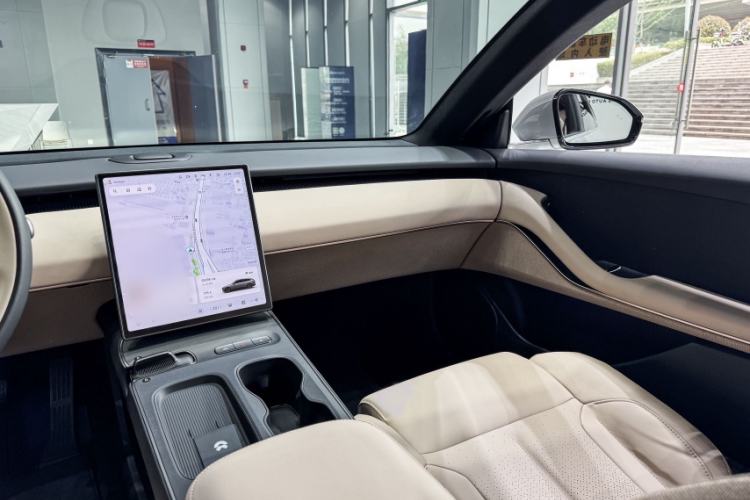 Used Nio ET5T 2024 75kWh Touring Interior 4