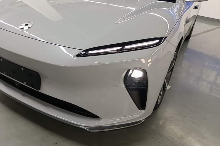 Used Nio ET5T 2024 75kWh Touring Left Front Headlight
