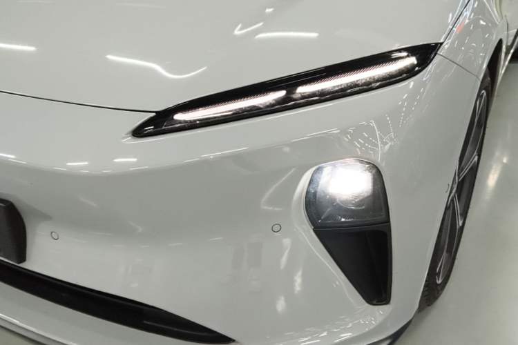 Used Nio ET5T 2024 75kWh Touring Left Front Headlight