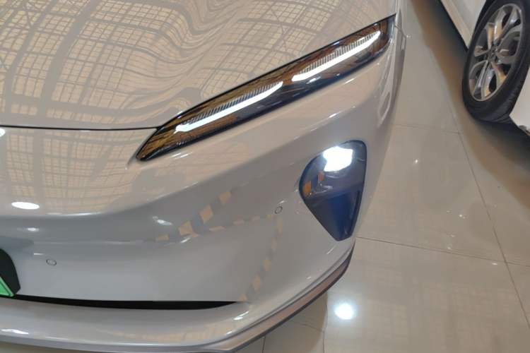Used Nio ET5T 2024 75kWh Touring Left Front Headlight