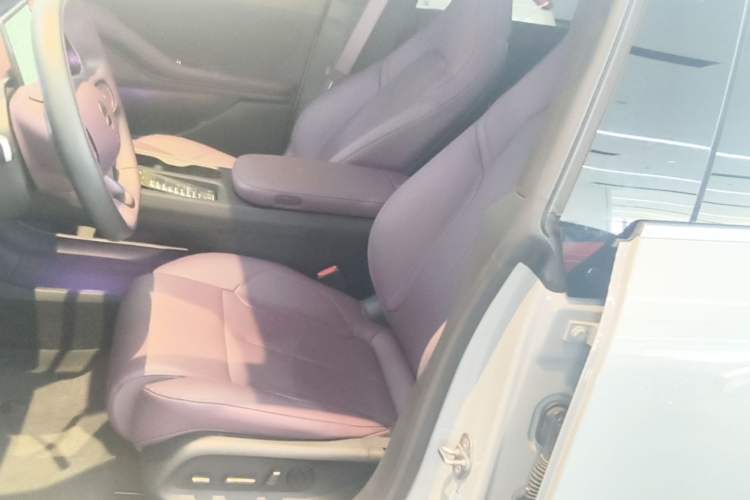Used Nio ET5T 2024 75kWh Touring Left Front Seat