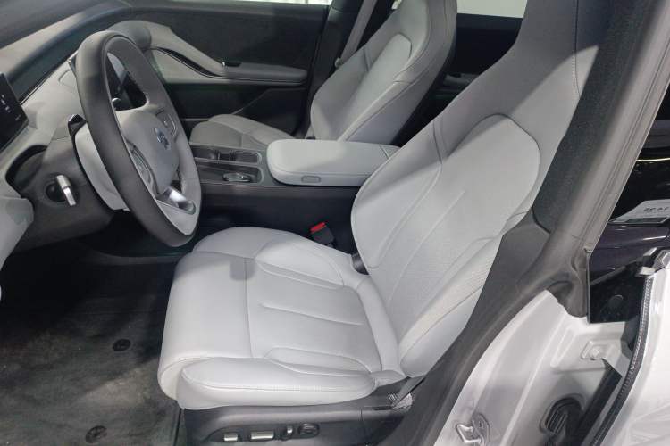 Used Nio ET5T 2024 75kWh Touring Left Front Seat
