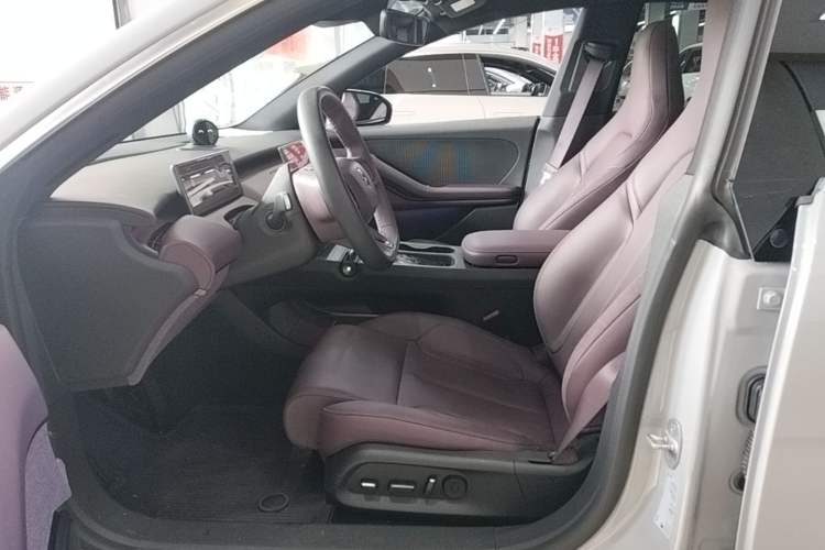 Used Nio ET5T 2024 75kWh Touring Left Front Seat