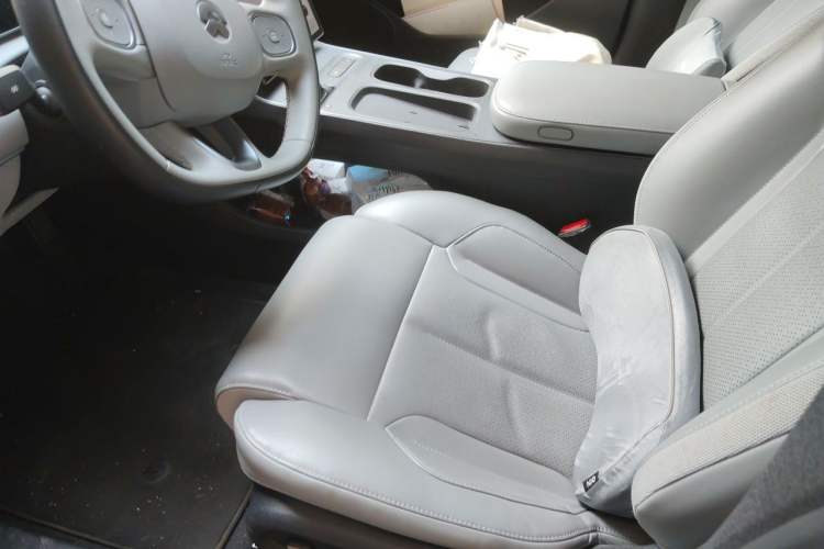 Used Nio ET5T 2024 75kWh Touring Left Front Seat