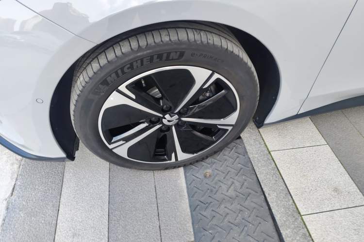 Used Nio ET5T 2024 75kWh Touring Left Front Wheel Hub