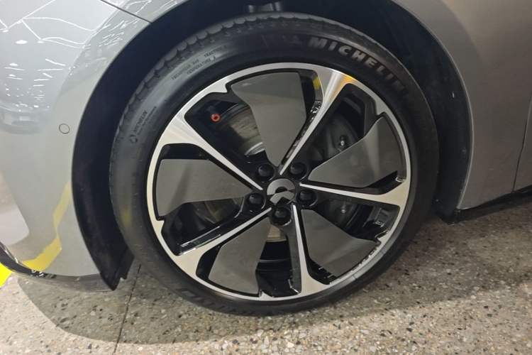 Used Nio ET5T 2024 75kWh Touring Left Front Wheel Hub