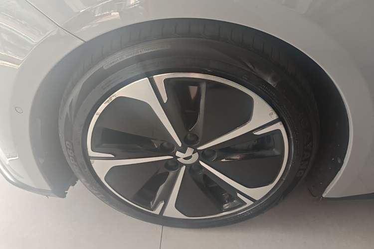 Used Nio ET5T 2024 75kWh Touring Left Front Wheel Hub