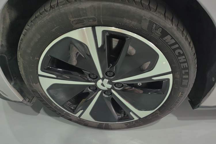 Used Nio ET5T 2024 75kWh Touring Left Front Wheel Hub