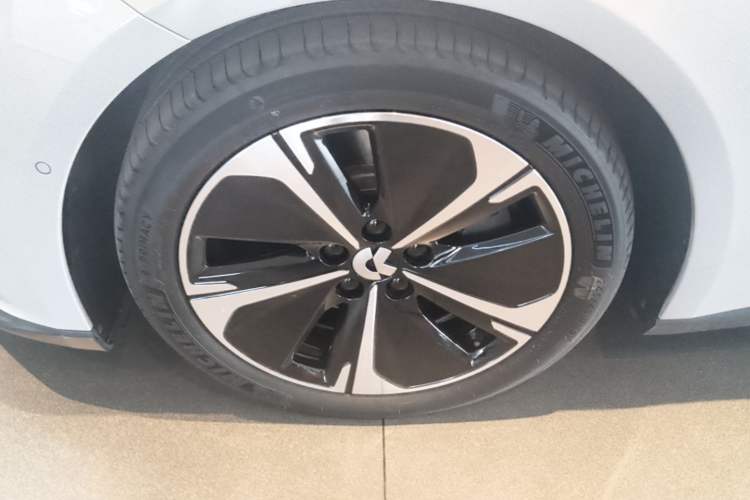 Used Nio ET5T 2024 75kWh Touring Left Front Wheel Hub