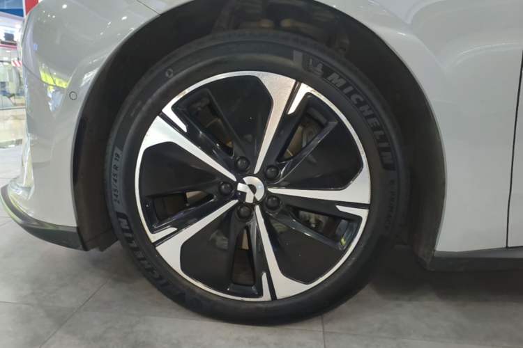 Used Nio ET5T 2024 75kWh Touring Left Front Wheel Hub