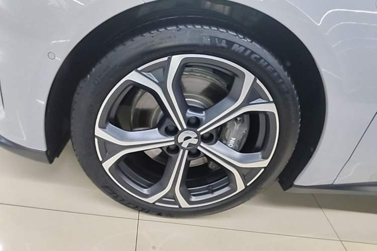 Used Nio ET5T 2024 75kWh Touring Left Front Wheel Hub