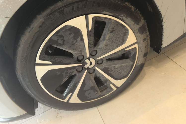 Used Nio ET5T 2024 75kWh Touring Left Front Wheel Hub