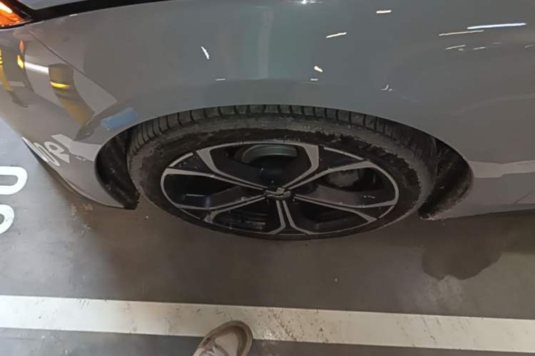Used Nio ET5T 2024 75kWh Touring Left Front Wheel Hub