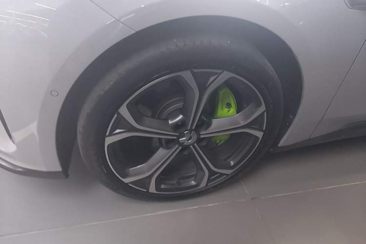 Used Nio ET5T 2024 75kWh Touring Left Front Wheel Hub